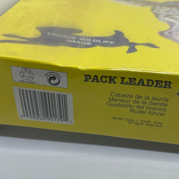 Pack Leader 1000 Piece Wolf Shape
Puzzle 3' Long  FX Schmid 1997 - Picture 5 of 6